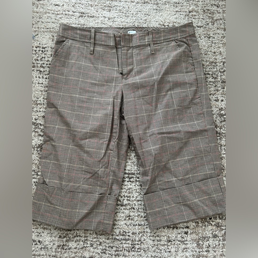 Gap Stretch Knee-Length Shorts - size 10